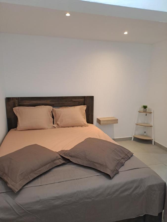 Appartement Cosy, T2 Situe En Centre Ville De Saint-Pierre Saint Pierre Exterior foto