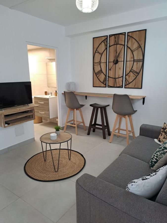 Appartement Cosy, T2 Situe En Centre Ville De Saint-Pierre Saint Pierre Exterior foto