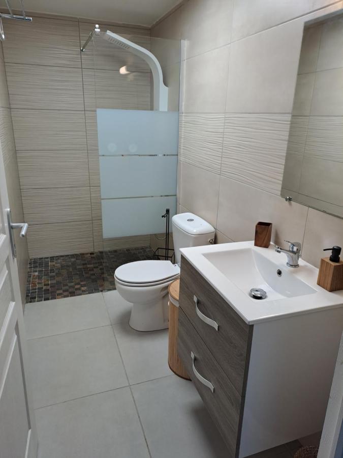 Appartement Cosy, T2 Situe En Centre Ville De Saint-Pierre Saint Pierre Exterior foto