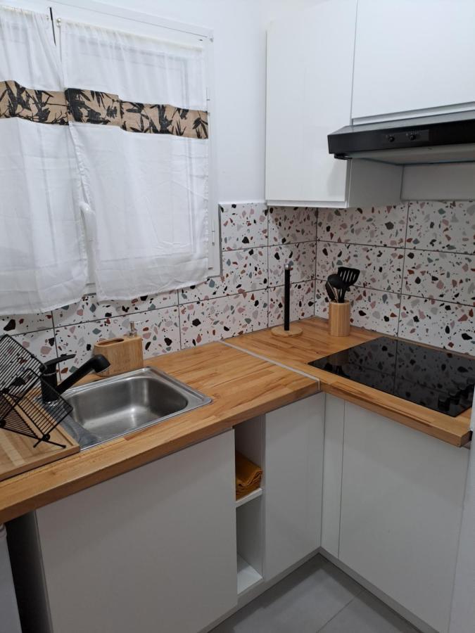 Appartement Cosy, T2 Situe En Centre Ville De Saint-Pierre Saint Pierre Exterior foto