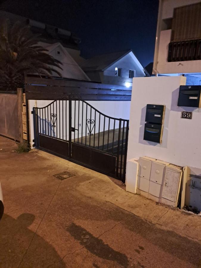 Appartement Cosy, T2 Situe En Centre Ville De Saint-Pierre Saint Pierre Exterior foto